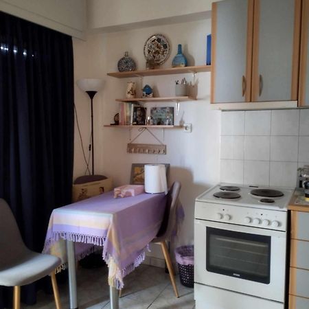 Small&cosy appartment- Piccolina Loutráki Esterno foto