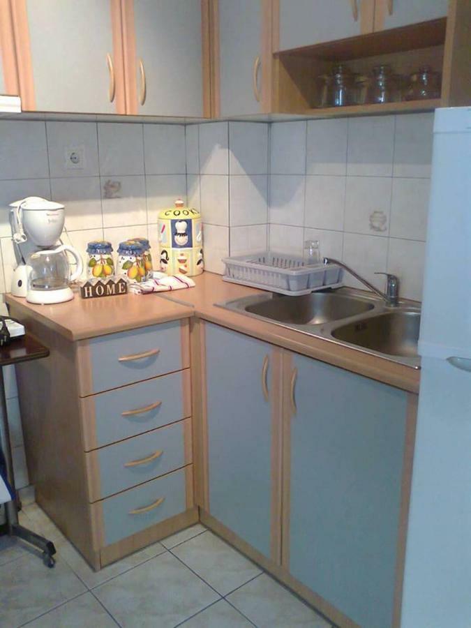 Small&cosy appartment- Piccolina Loutráki Esterno foto